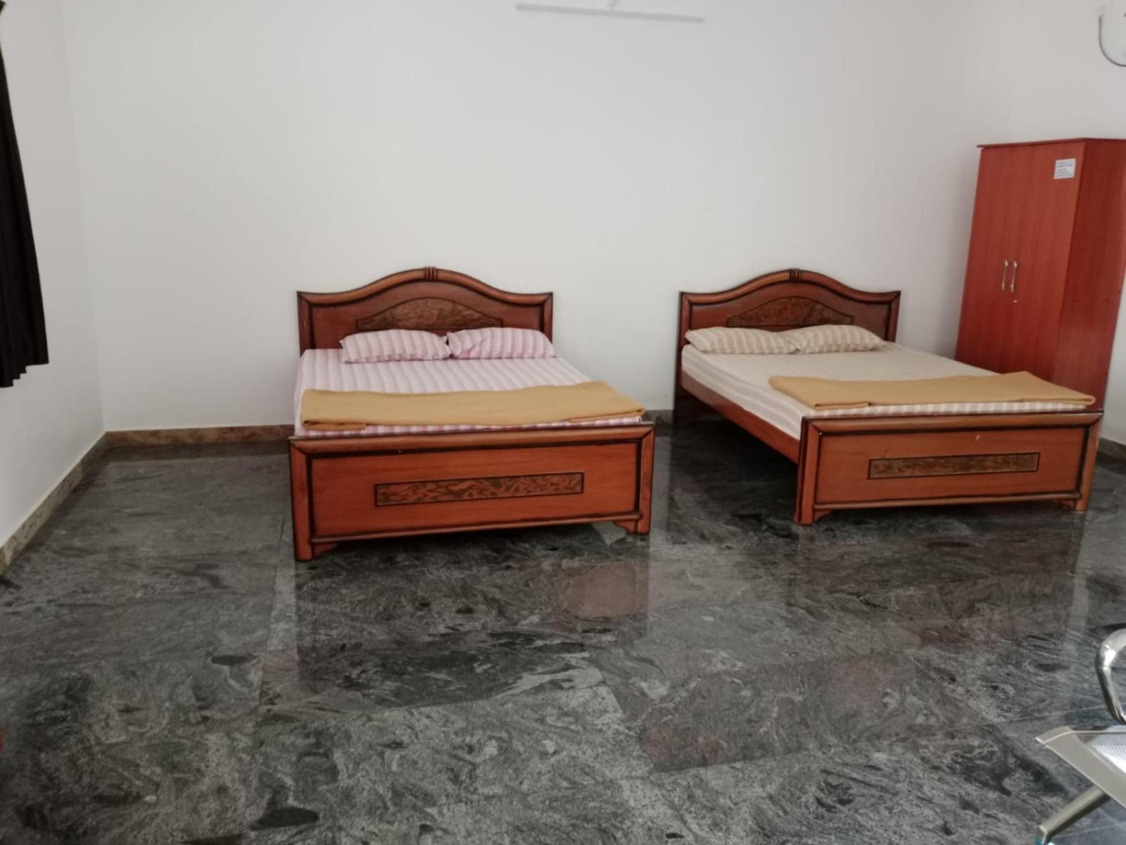 Urc Lodge Perundurai Εξωτερικό φωτογραφία